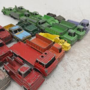 VTG Tootsietoy Diecast Vehicle - Shuttle Jeep Refrigerator Truck El Camino 19 Pc